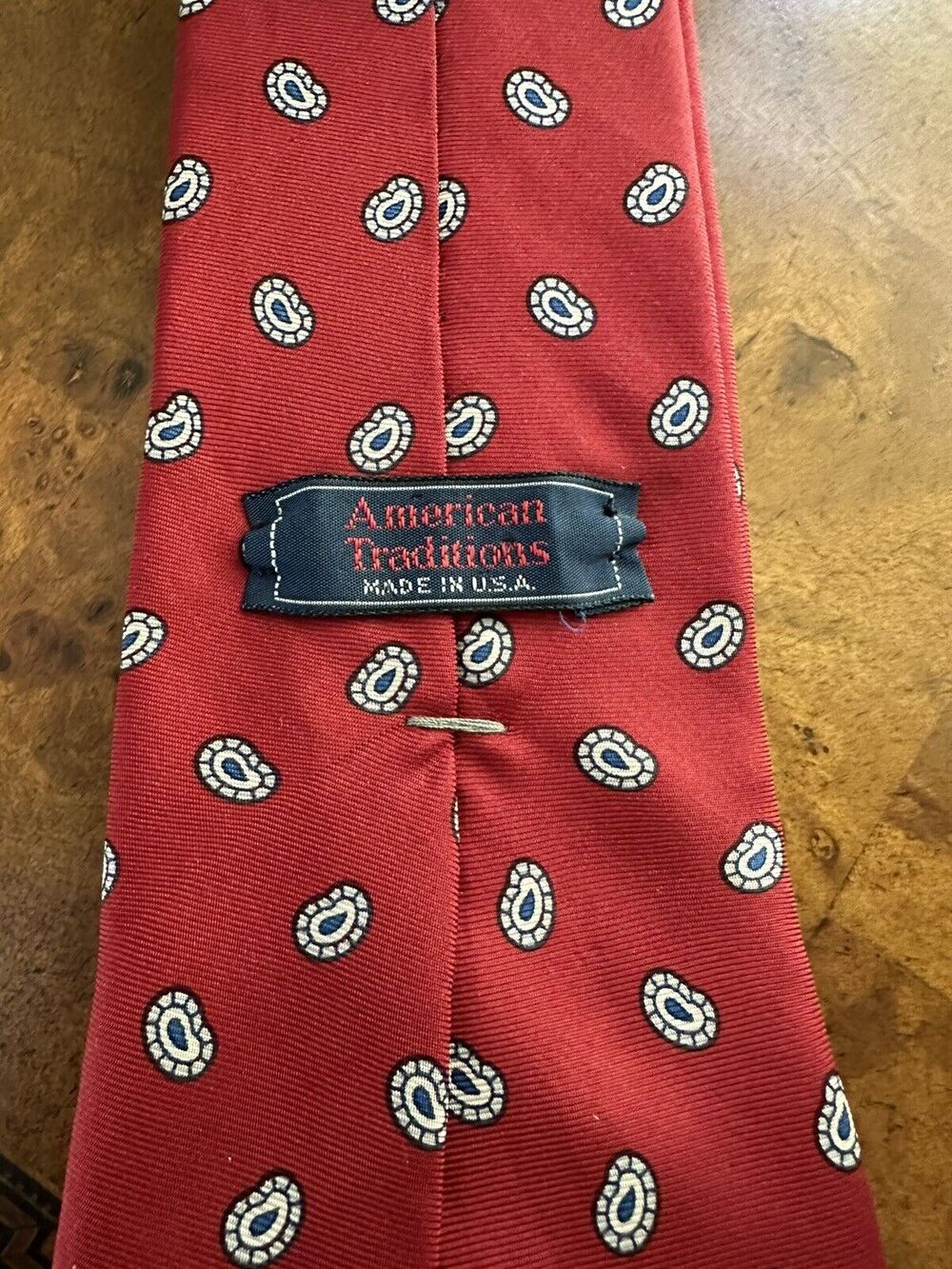 American Traditions Tie Necktie 100% Italian Silk Red Parsley Made in U.S.A.